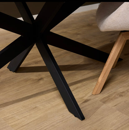 Organische vorm eiken tafel incl. matrix onderstel
